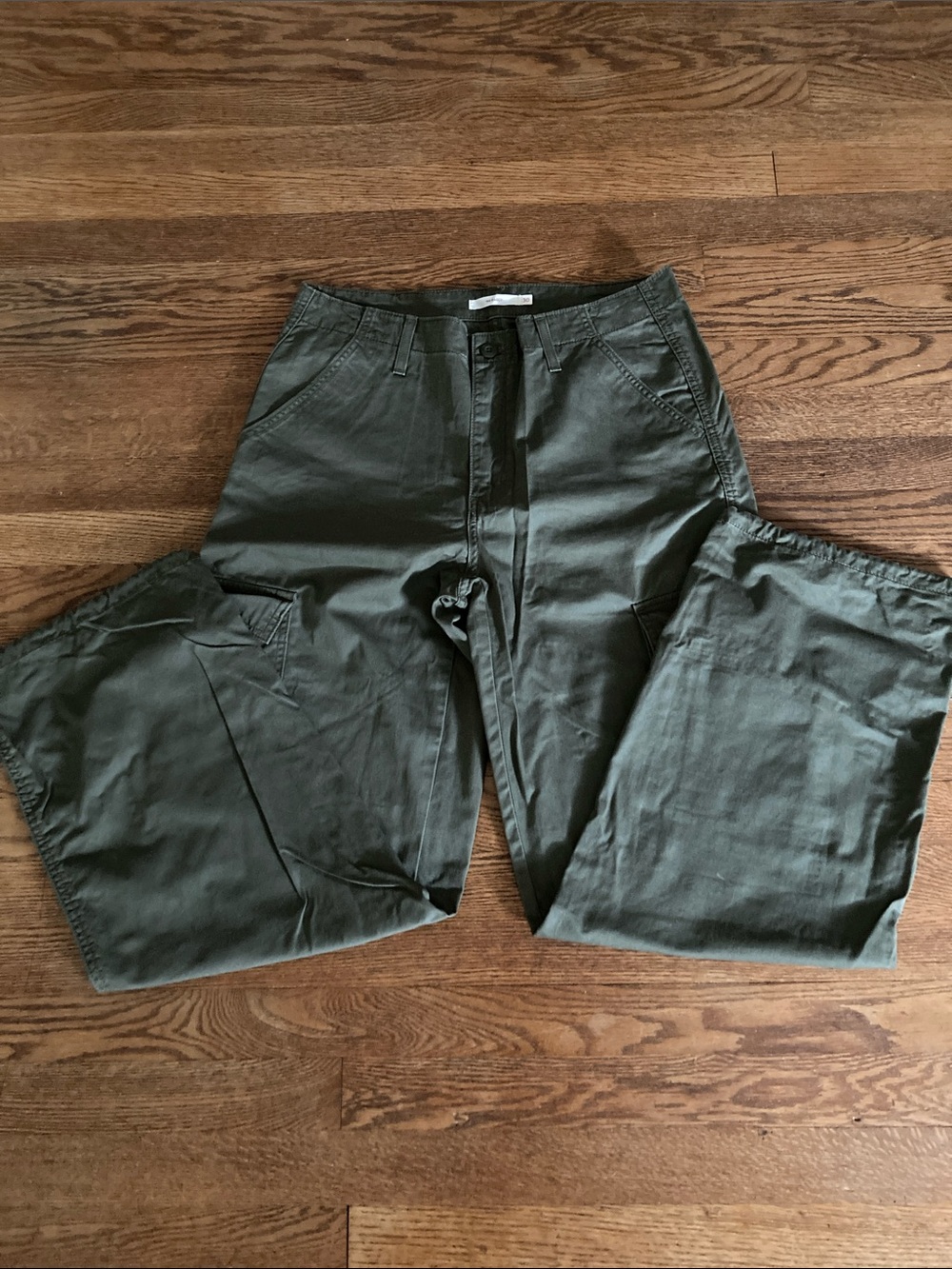Levi's 94 Baggy Green Cargo Pants Size 30 NWOT